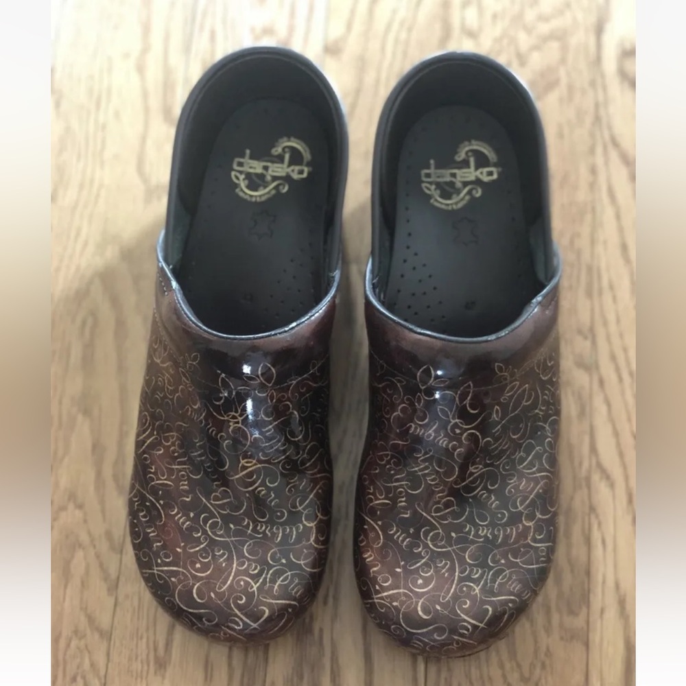 Dansko 20th Anniversary Limited Edition Clogs Brown Patent Leather Size 42